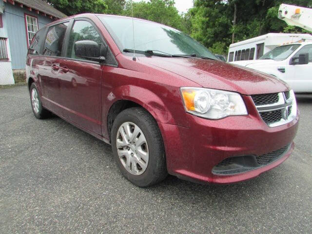 Used 2018 Dodge Grand Caravan SE w/ UConnect Hands-Free Group