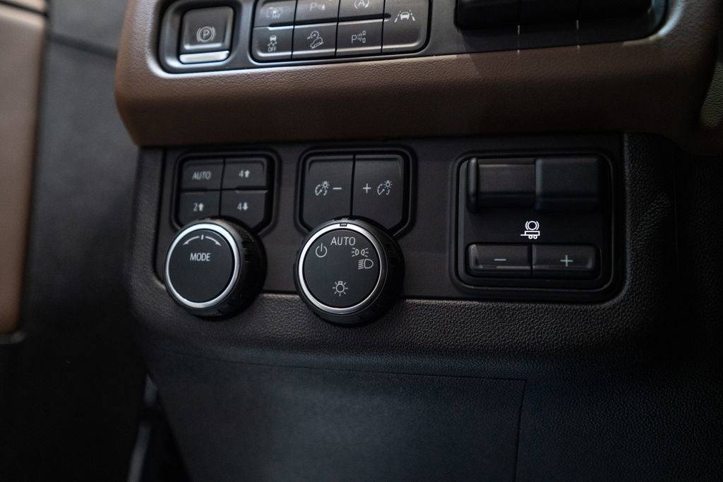 Used 2024 Chevrolet Tahoe High Country w/ Advanced Technology Package image 26