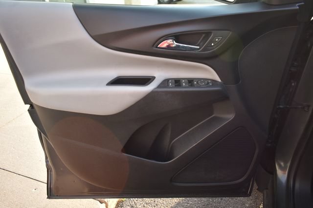 Used 2019 Chevrolet Equinox LS AWD/4WD image 17
