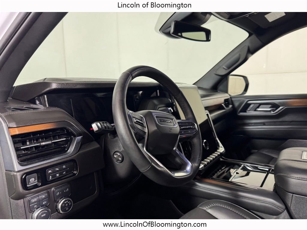 Used 2025 GMC Yukon Denali AWD/4WD image 34