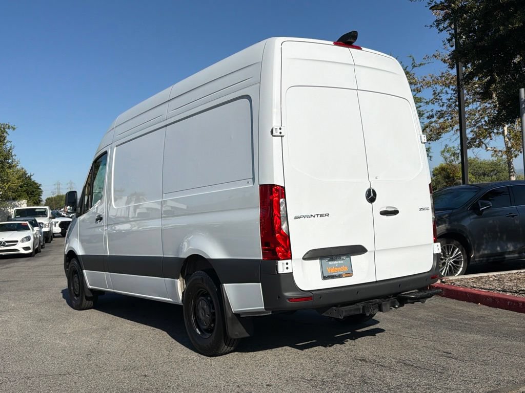 Used 2025 Mercedes-Benz Sprinter 2500 image 9