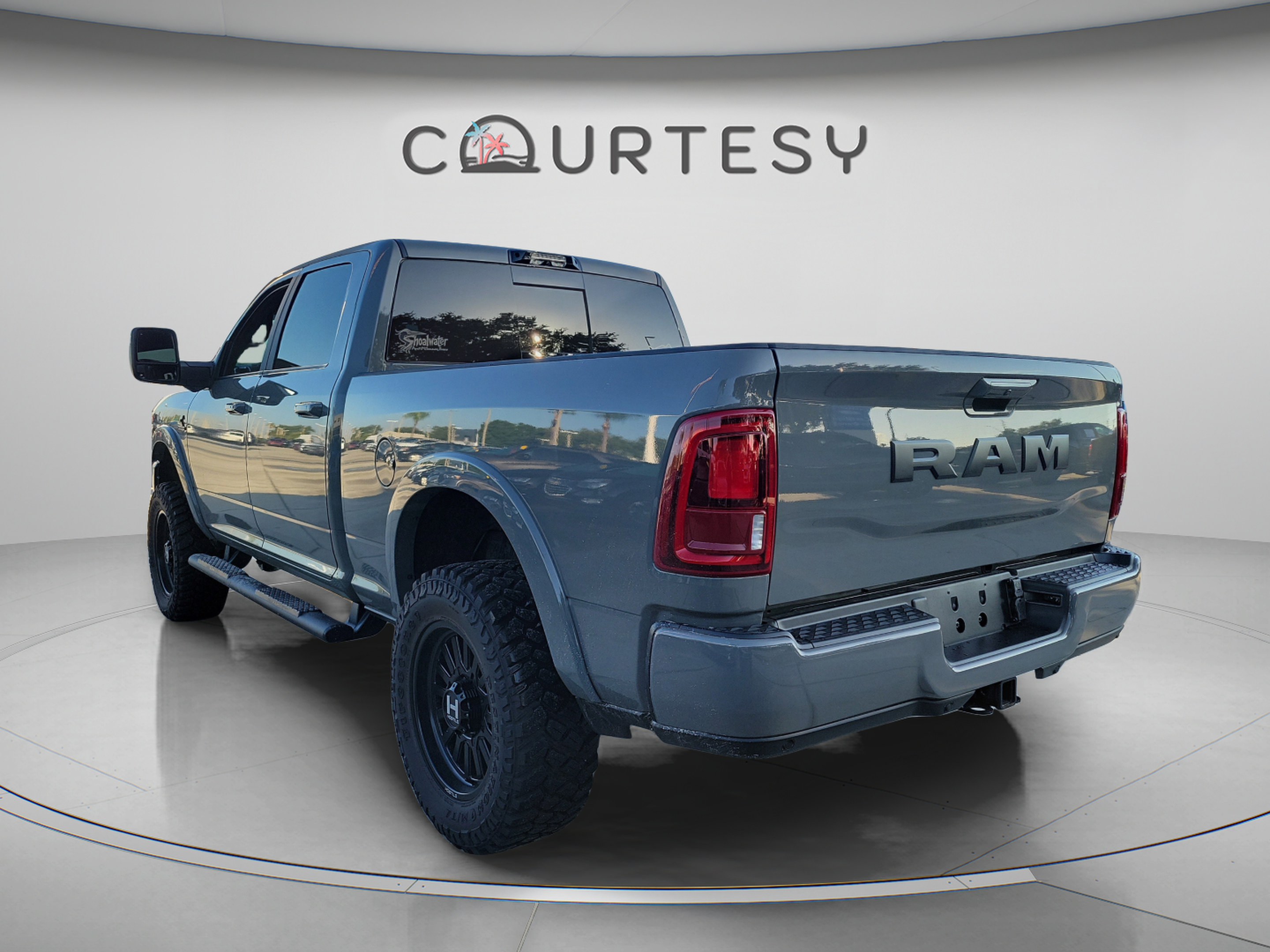 Used 2025 RAM 2500 Laramie w/ Night Edition AWD/4WD image 2