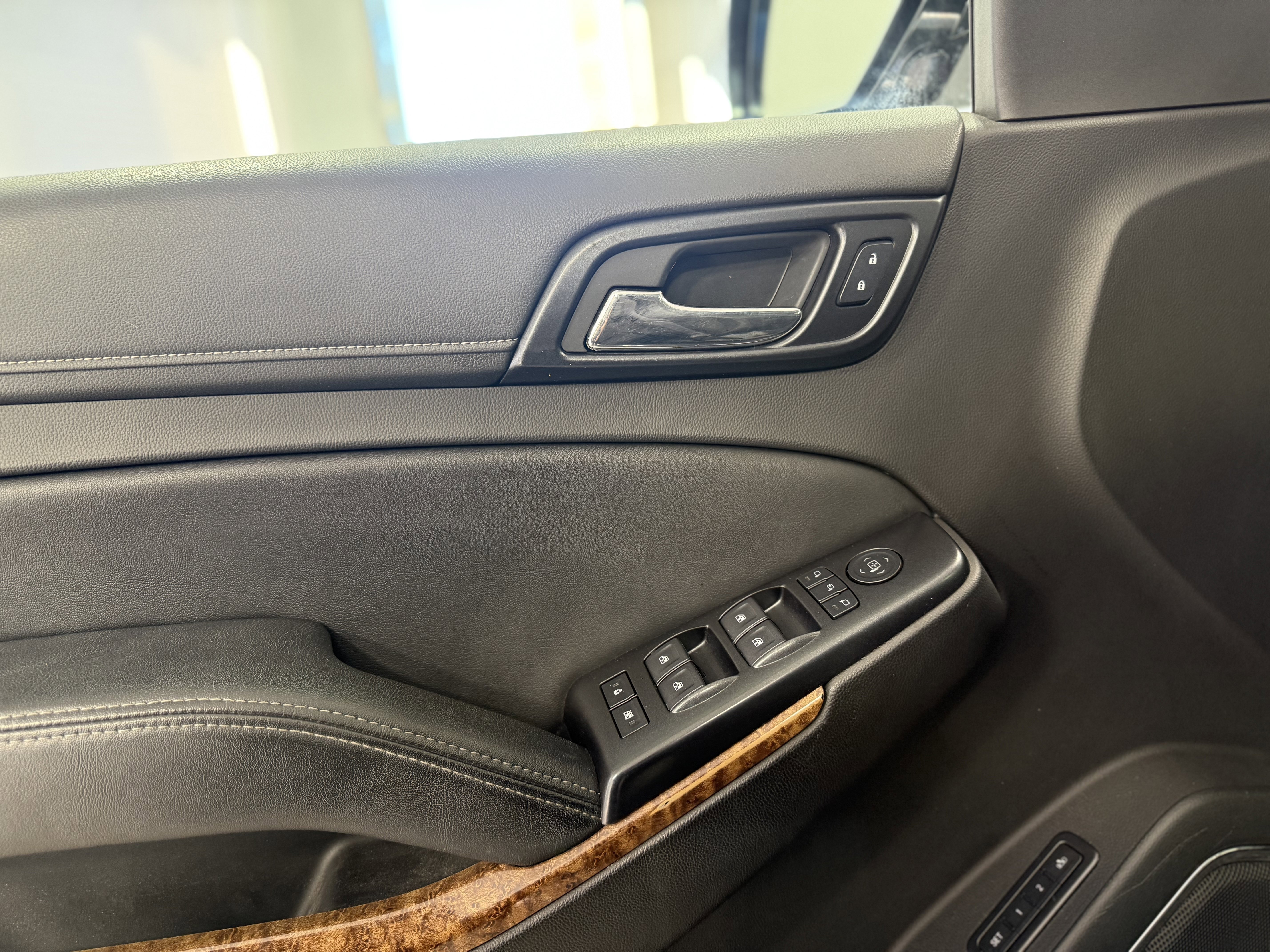 Used 2015 Chevrolet Tahoe LTZ image 12
