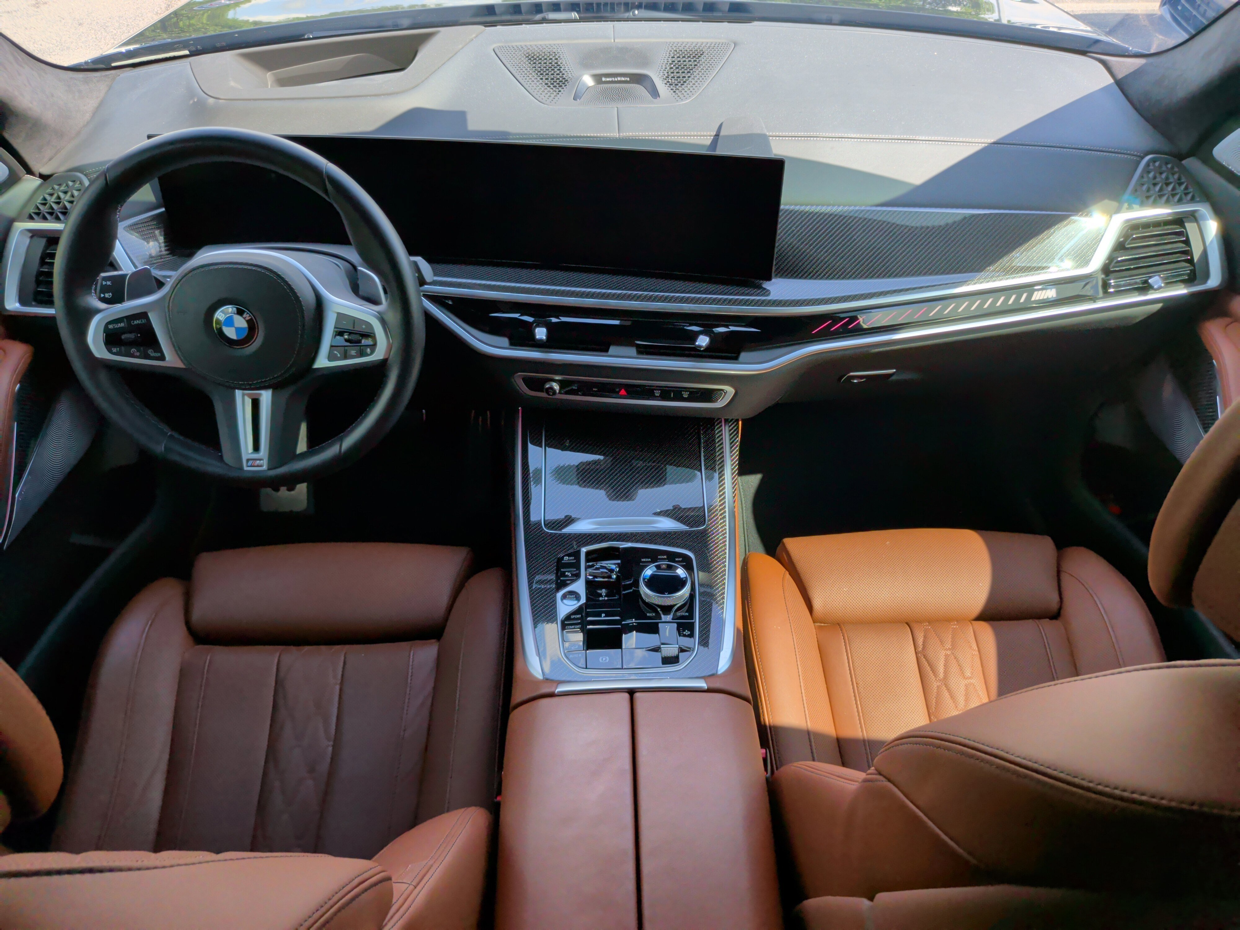 Used 2024 BMW X7 M60i w/ Executive Package image 35