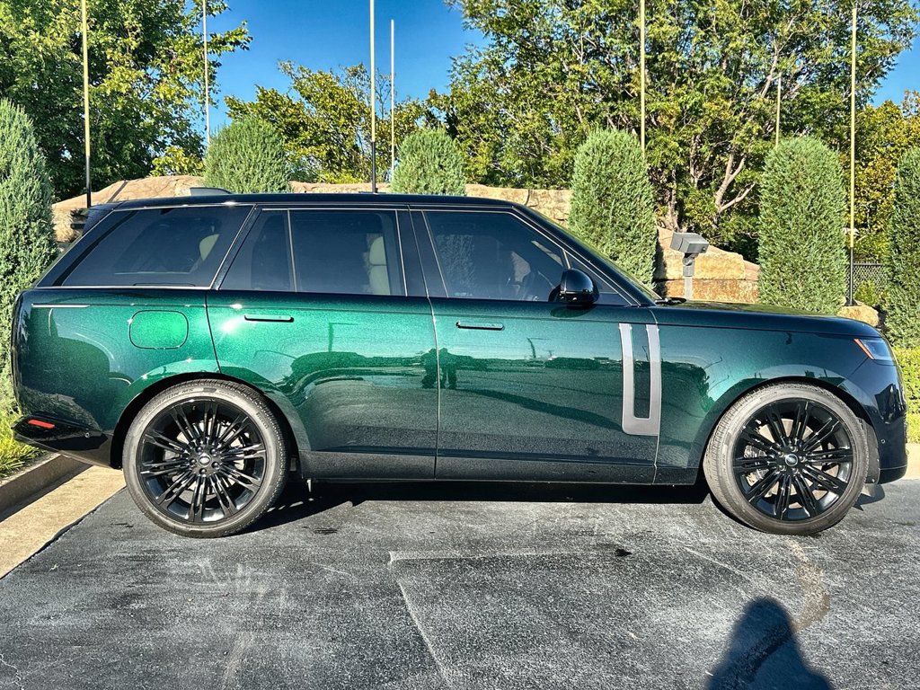Certified 2025 Land Rover Range Rover SE AWD/4WD image 6