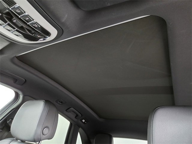 Used 2021 Porsche Macan Base image 14