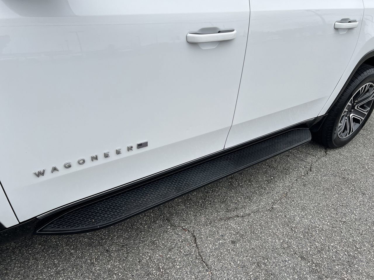 Used 2024 Jeep Wagoneer L Series II w/ Flexible Seating Group image 48