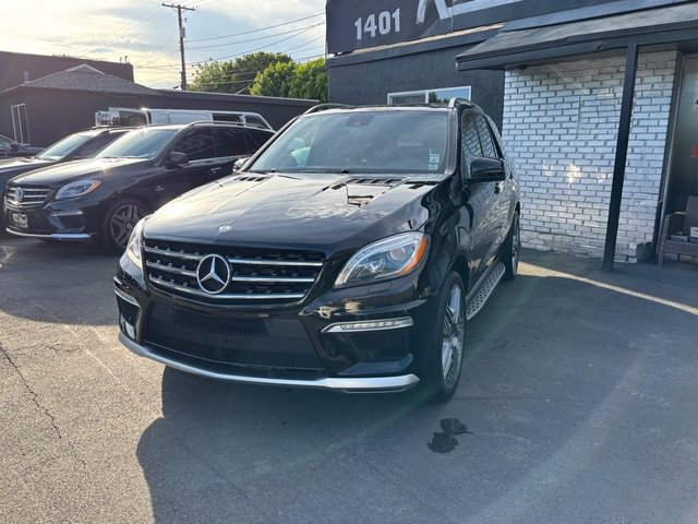 Used 2012 Mercedes-Benz ML 63 AMG 4MATIC w/ AMG Performance Pkg image 15