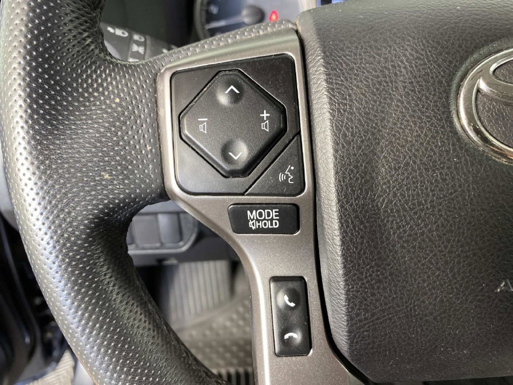 Used 2022 Toyota Tacoma SR5 AWD/4WD image 15
