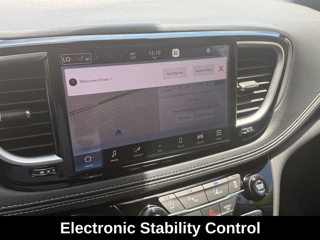 New 2027 Chrysler Pacifica Limited FWD image 12