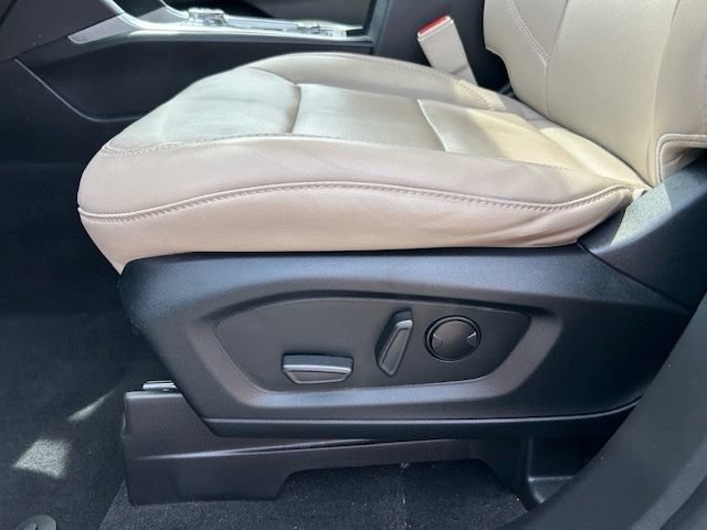 Used 2021 Ford Explorer XLT w/ Equipment Group 202A AWD/4WD image 20