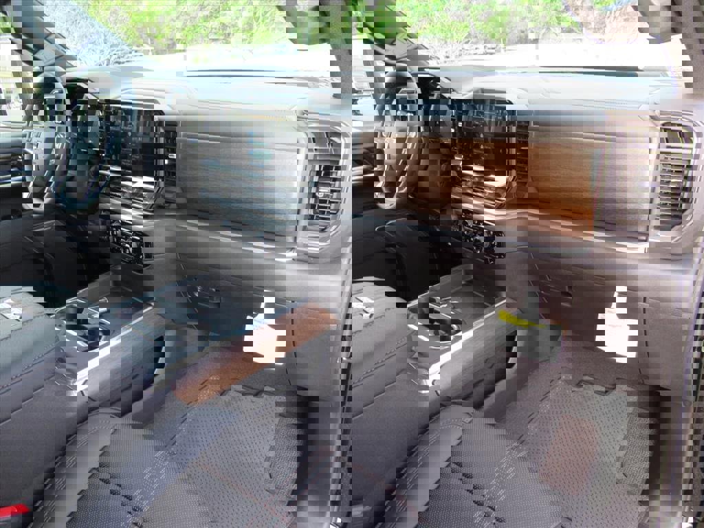 New 2026 Chevrolet Silverado 3500 High Country w/ Midnight Edition image 13