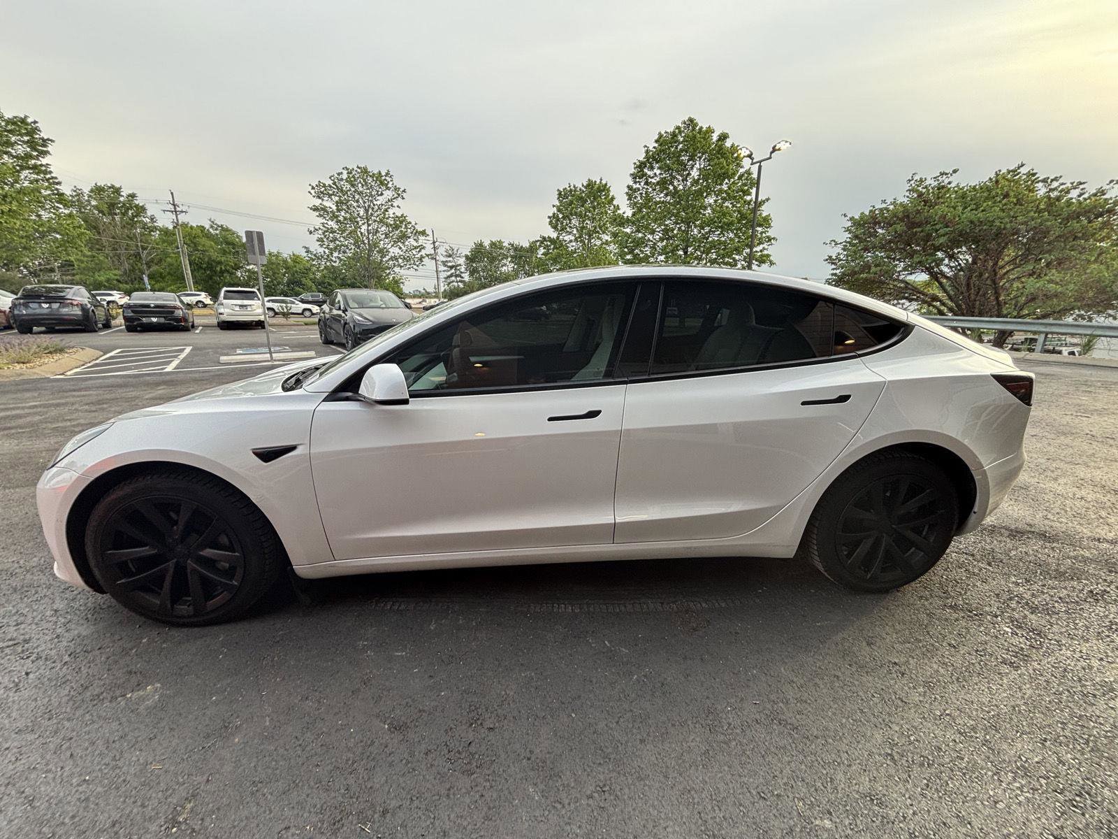 Used 2022 Tesla Model 3 Long Range AWD/4WD image 5
