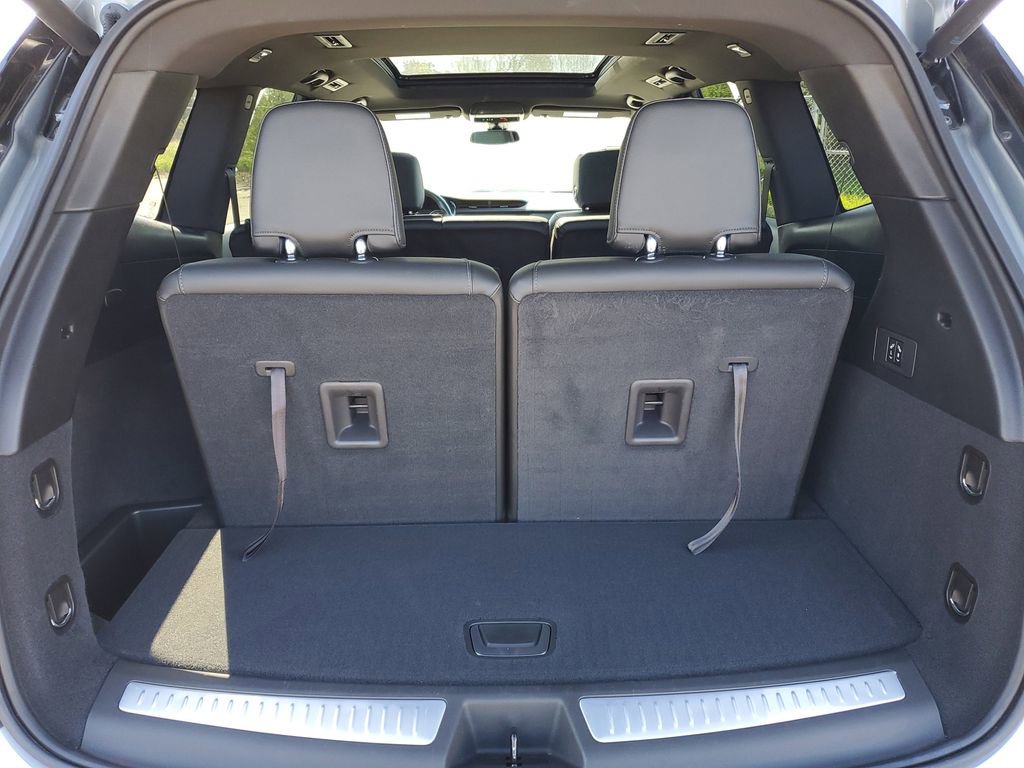 Used 2024 Cadillac XT6 Luxury w/ LPO, Floor Liner Package FWD image 27