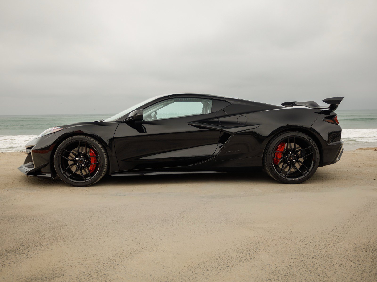 Used 2026 Chevrolet Corvette Z06 RWD image 9