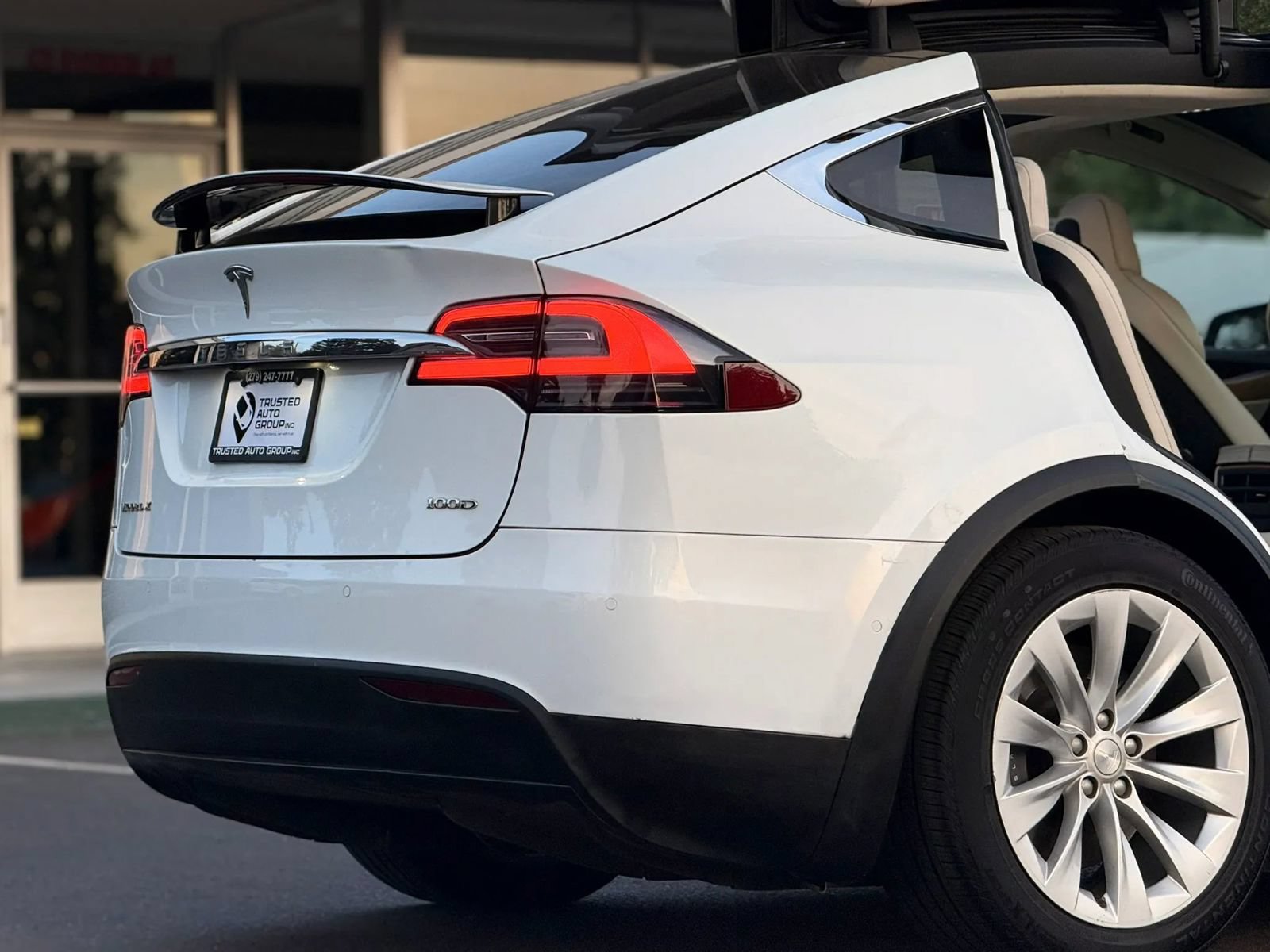 Used 2018 Tesla Model X 100D AWD/4WD image 9