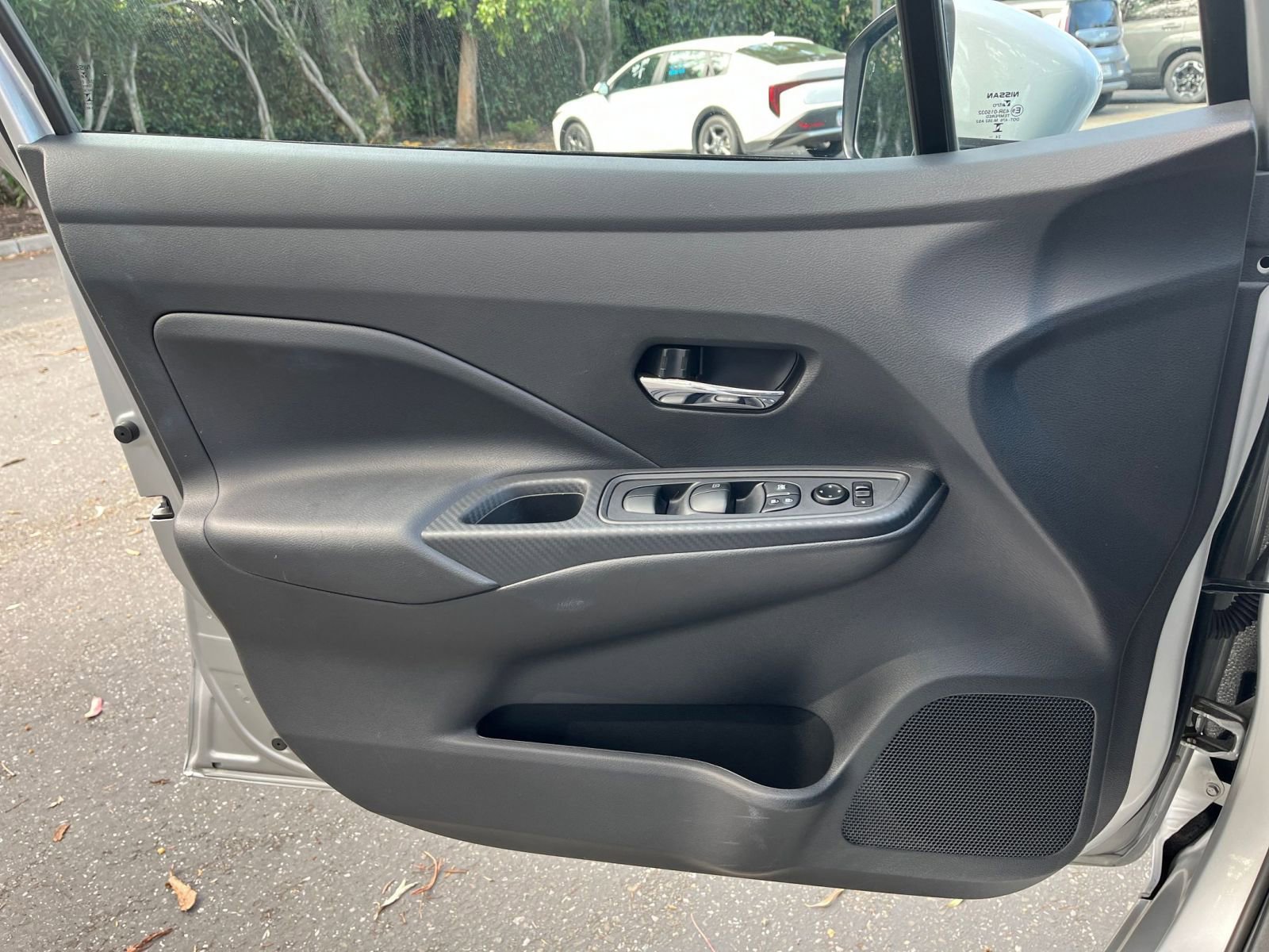 Used 2025 Nissan Versa SV image 18