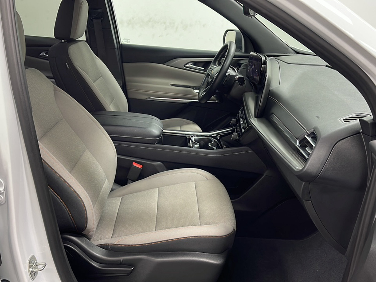 Used 2026 Chevrolet Traverse LT w/ Driver Confidence Package FWD image 23