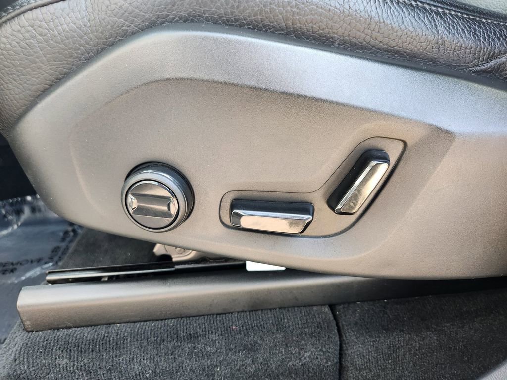 Used 2021 Volvo XC90 T6 Momentum w/ Climate Package image 12