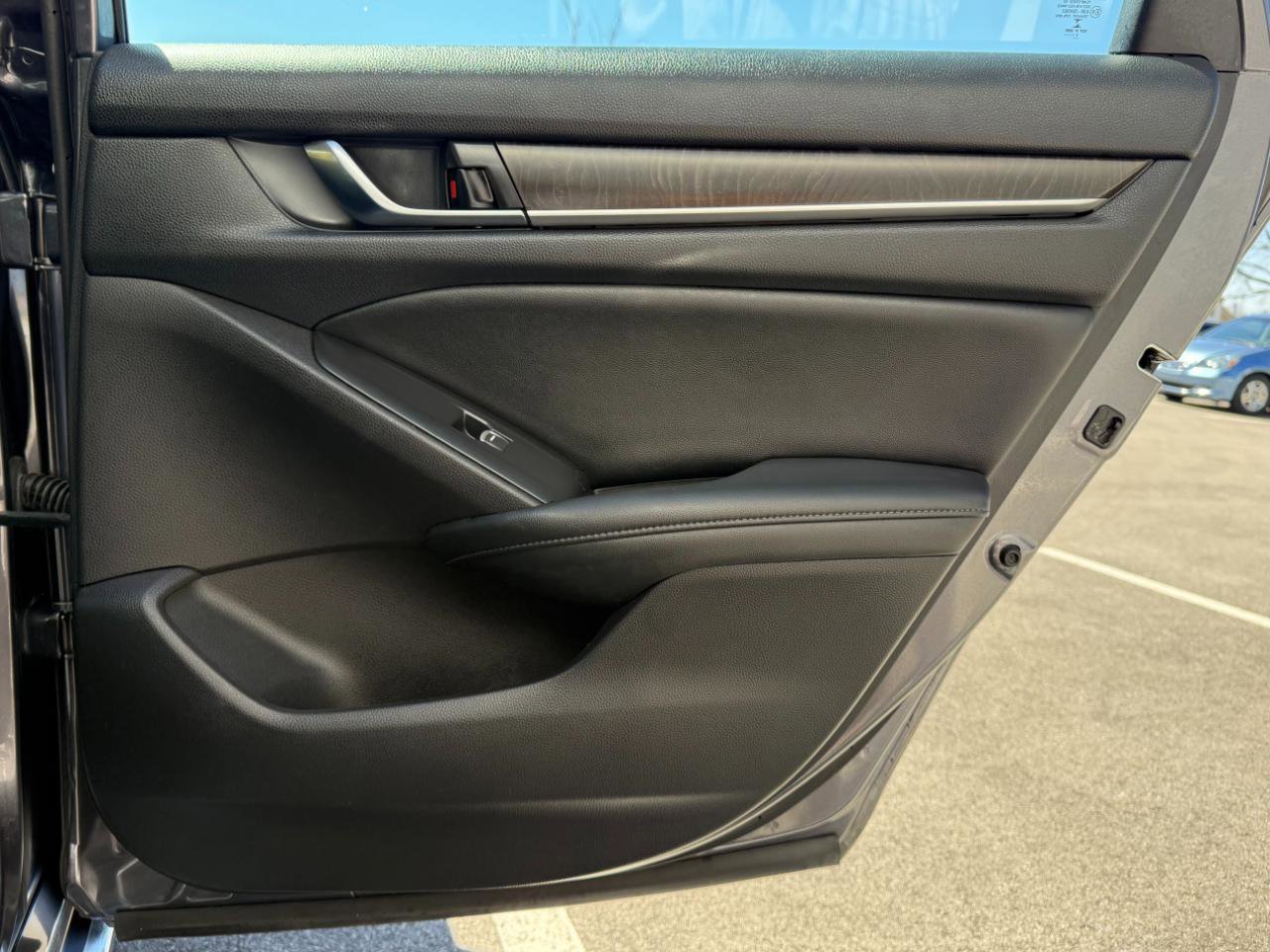 Used 2021 Honda Accord EX-L image 25