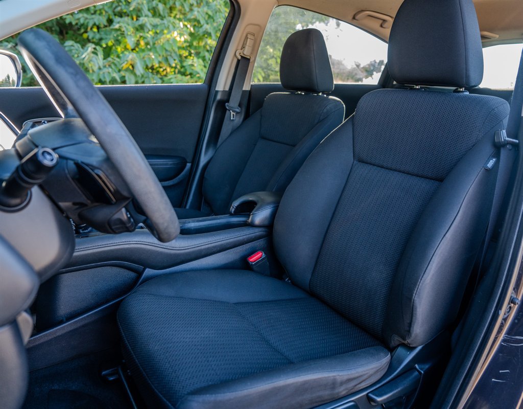 Used 2017 Honda HR-V EX image 27