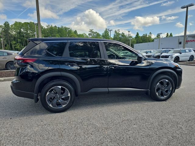 Certified 2025 Nissan Rogue SV FWD image 9