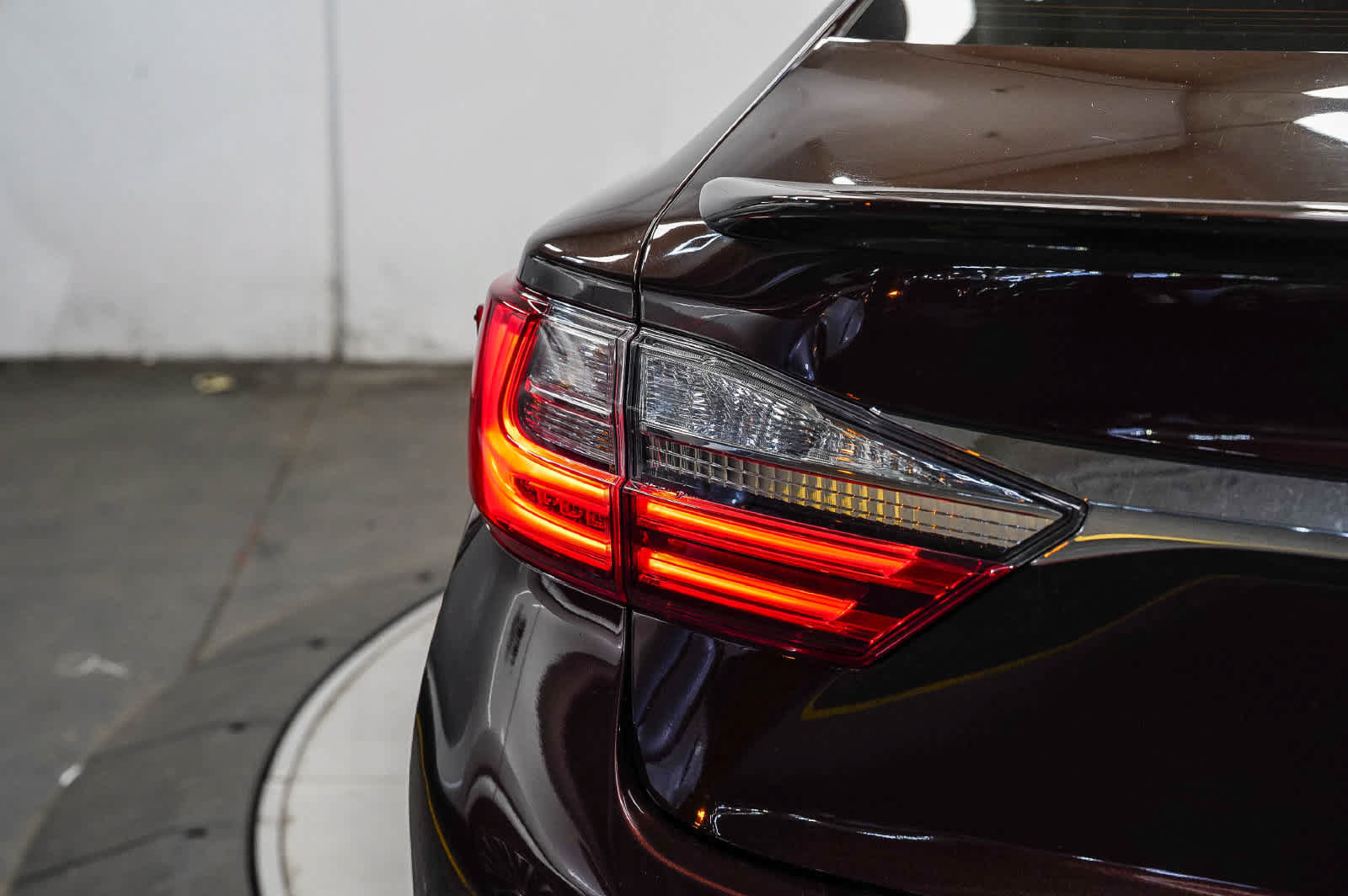 Used 2017 Lexus ES 300h w/ Navigation System Package FWD image 11