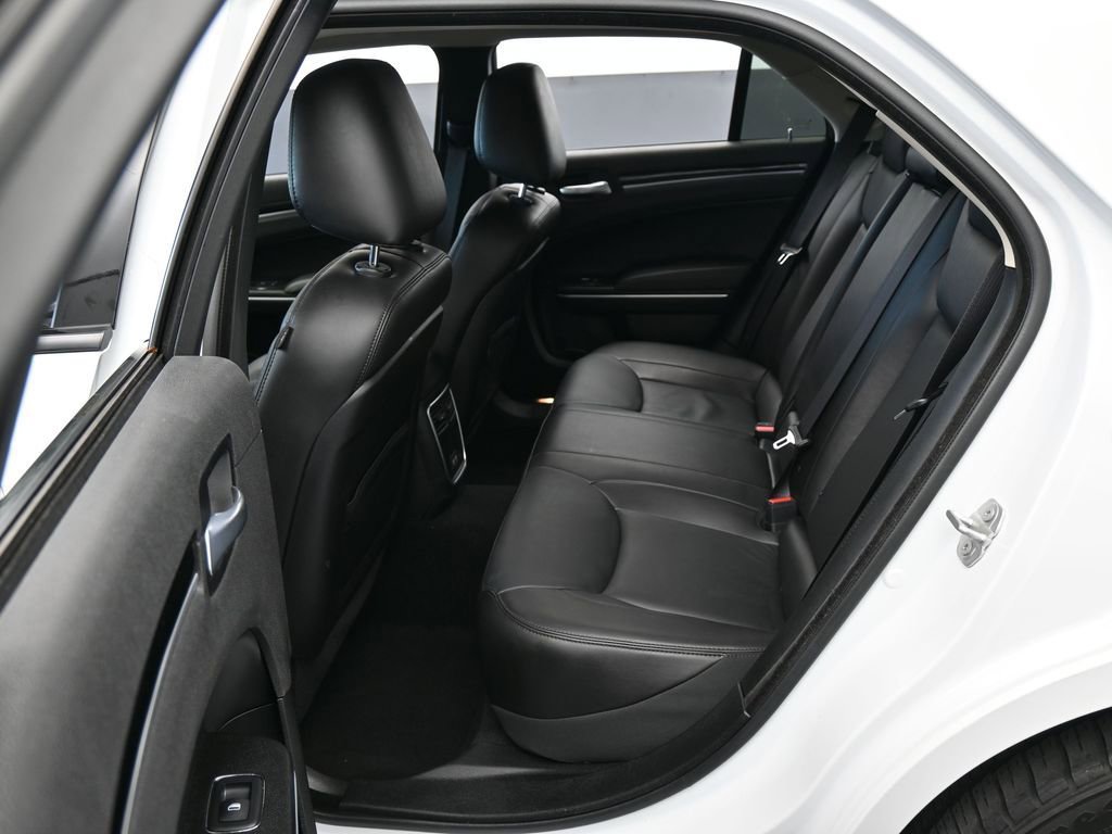 Used 2023 Chrysler 300 Touring L image 23