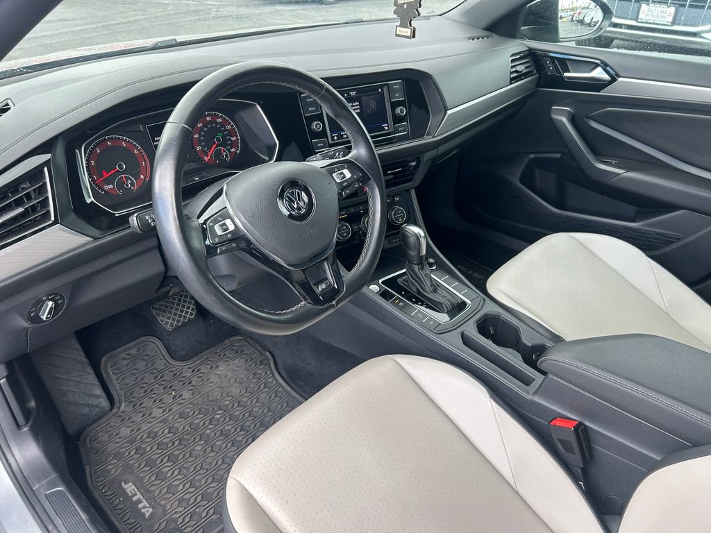 Used 2021 Volkswagen Jetta R-Line w/ R-Line Cold Weather Package FWD image 25