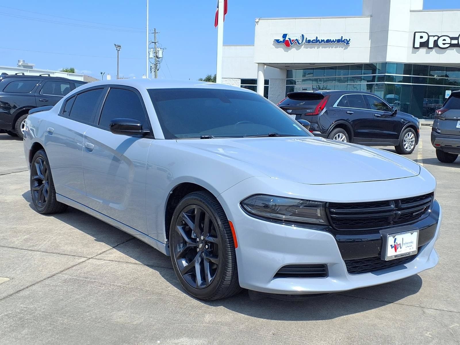 Used 2022 Dodge Charger SXT w/ Blacktop Package RWD image 3