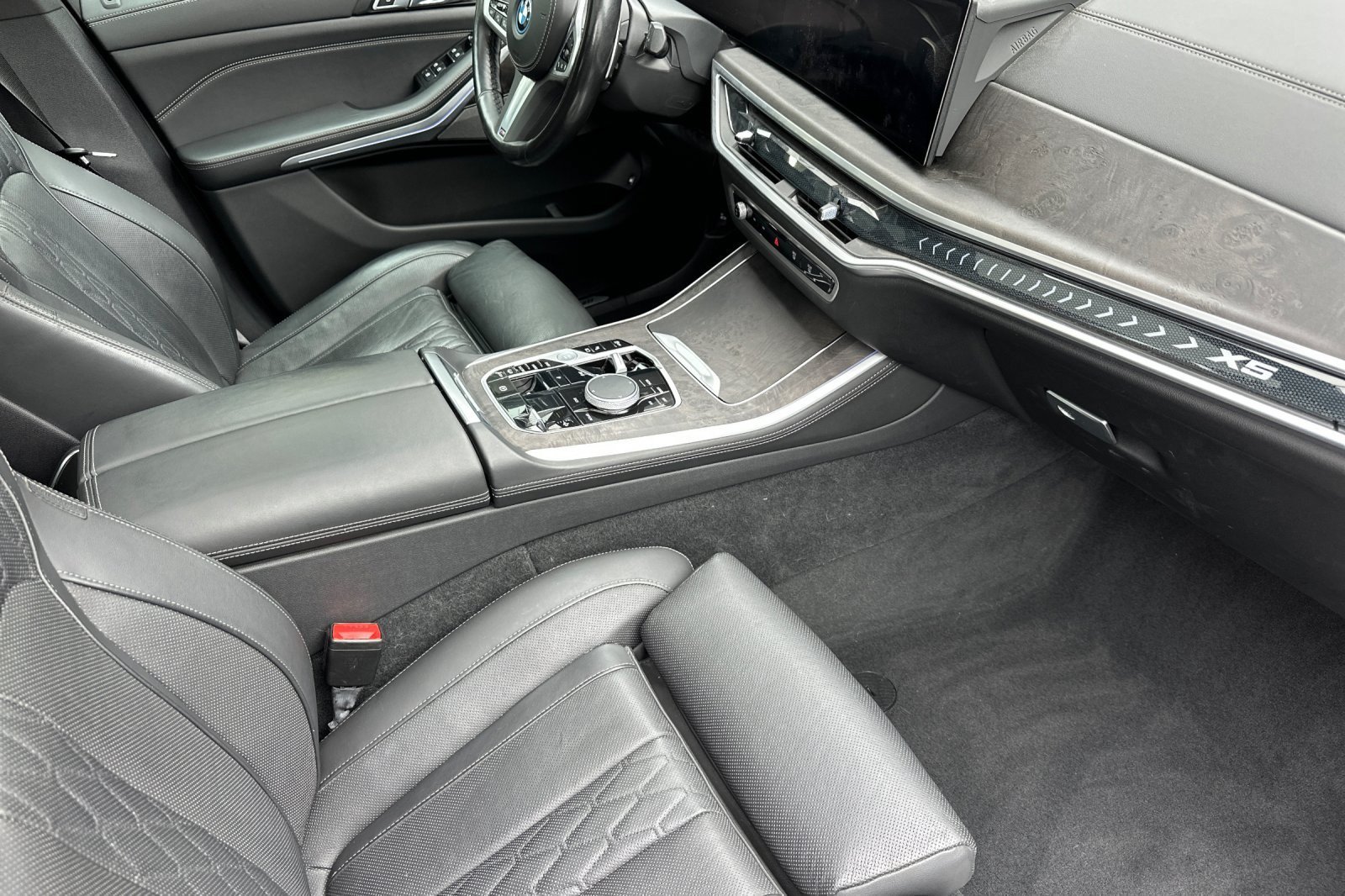 Used 2024 BMW X5 xDrive50e w/ M Sport Package AWD/4WD image 15