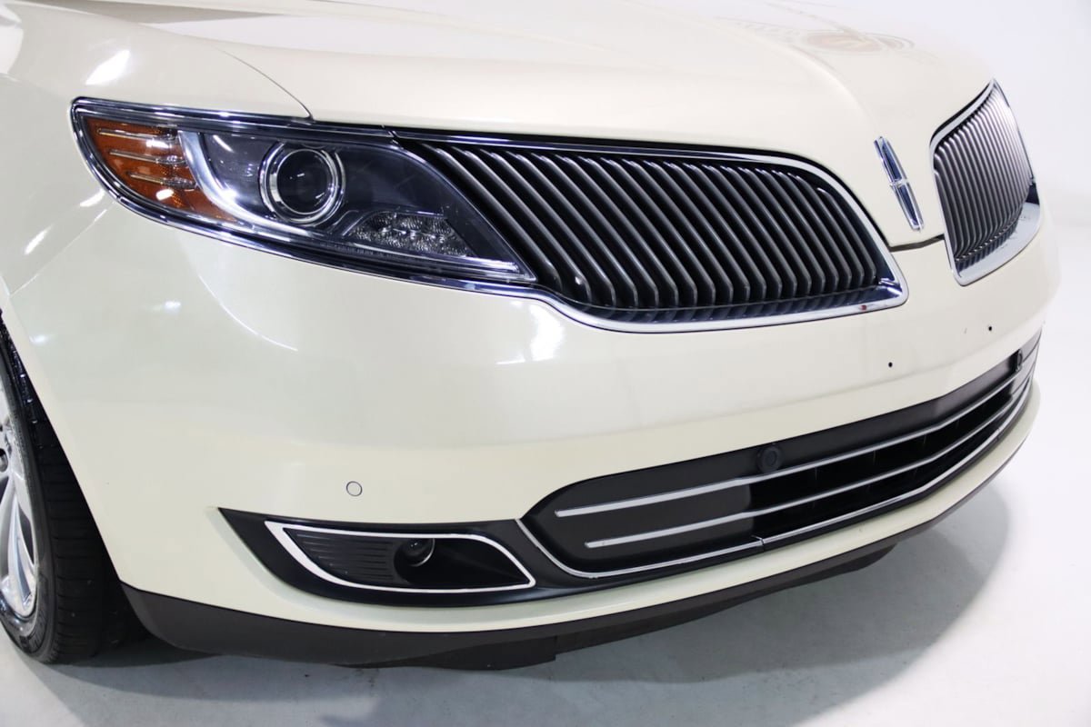 Used 2016 Lincoln MKS AWD w/ Equipment Group 101A image 25