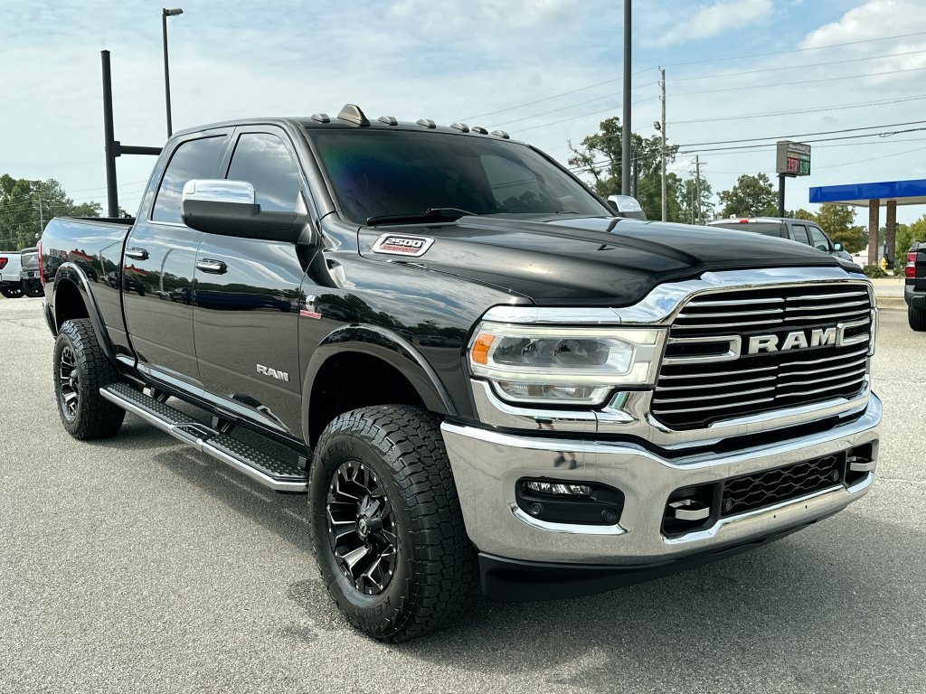 Used 2022 RAM 2500 Laramie AWD/4WD image 2