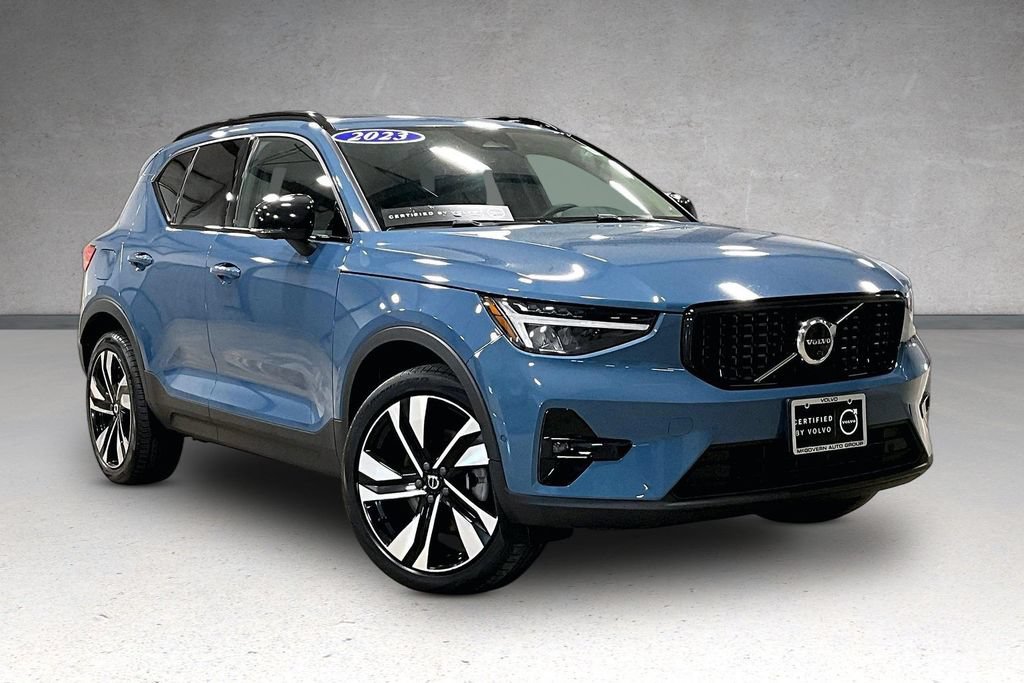 Certified 2023 Volvo XC40 B5 Plus w/ Protection Package Premier AWD/4WD image 3