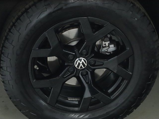 Used 2025 Volkswagen Atlas Peak Edition SE AWD/4WD image 12