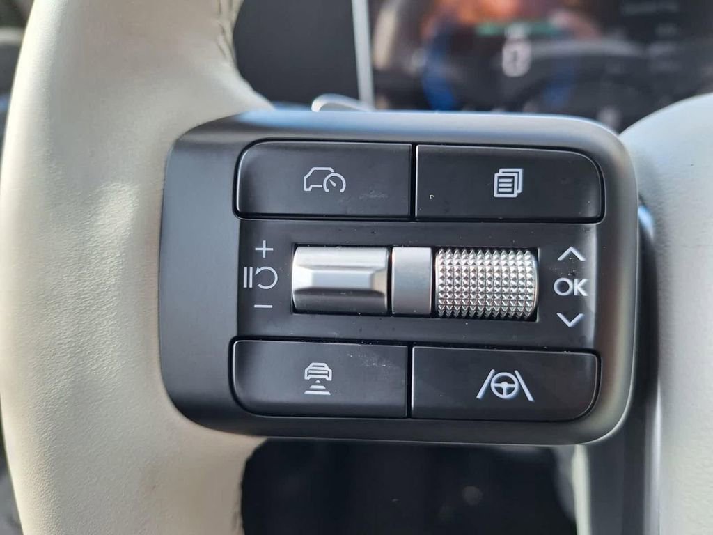 Used 2024 Hyundai Santa Fe SE image 13