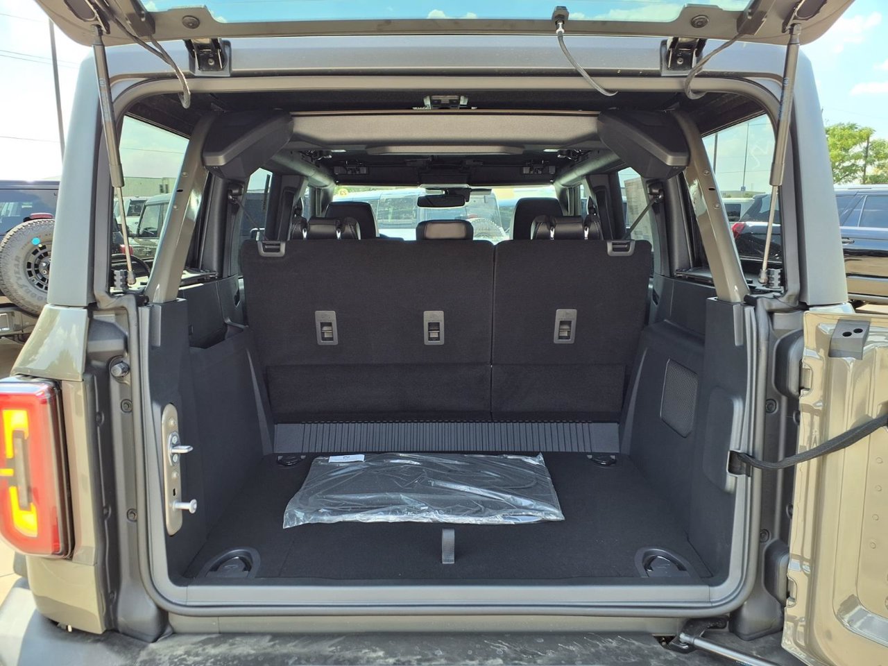 New 2026 Ford Bronco Outer Banks AWD/4WD image 21