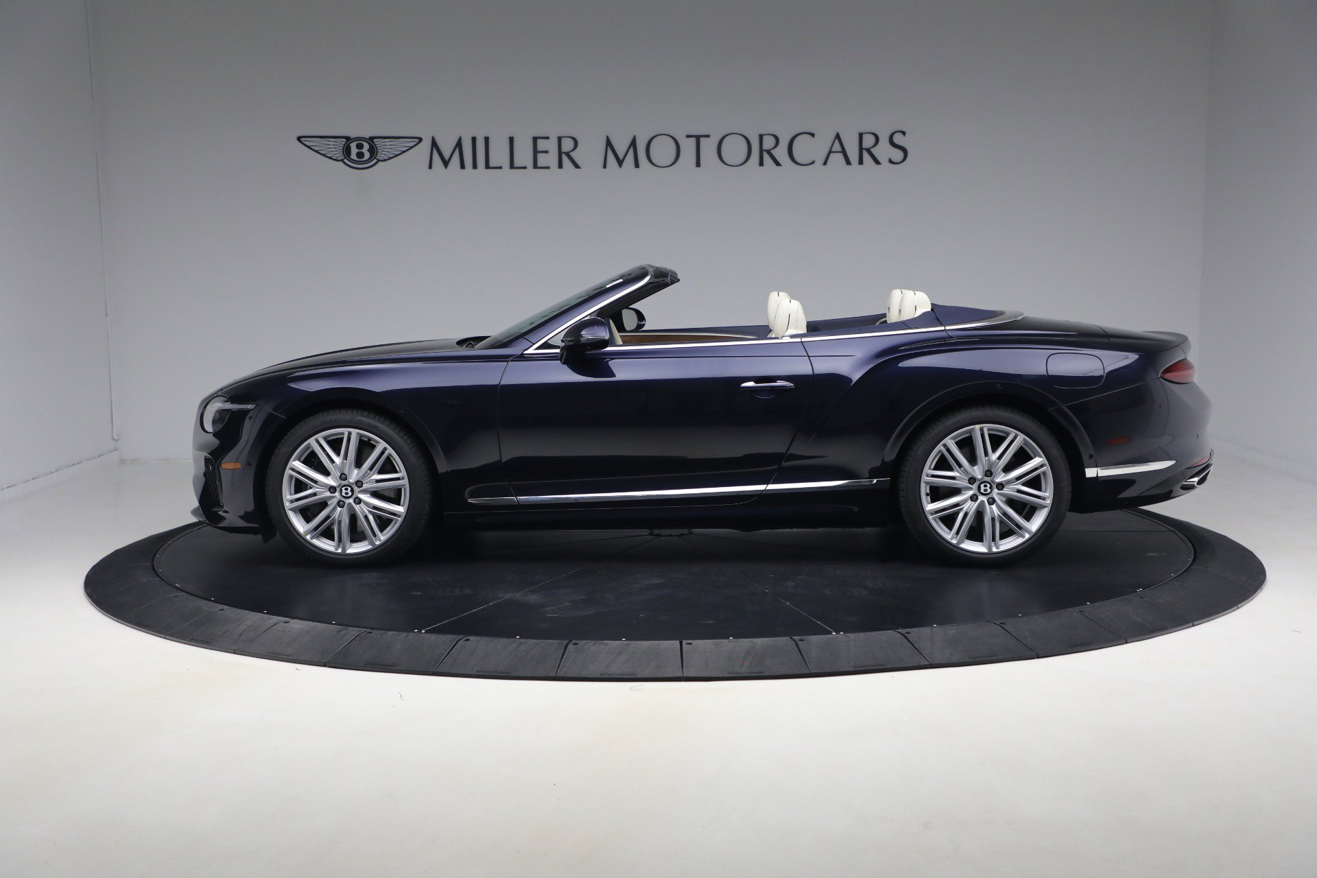 New 2026 Bentley Continental GTC AWD/4WD image 2