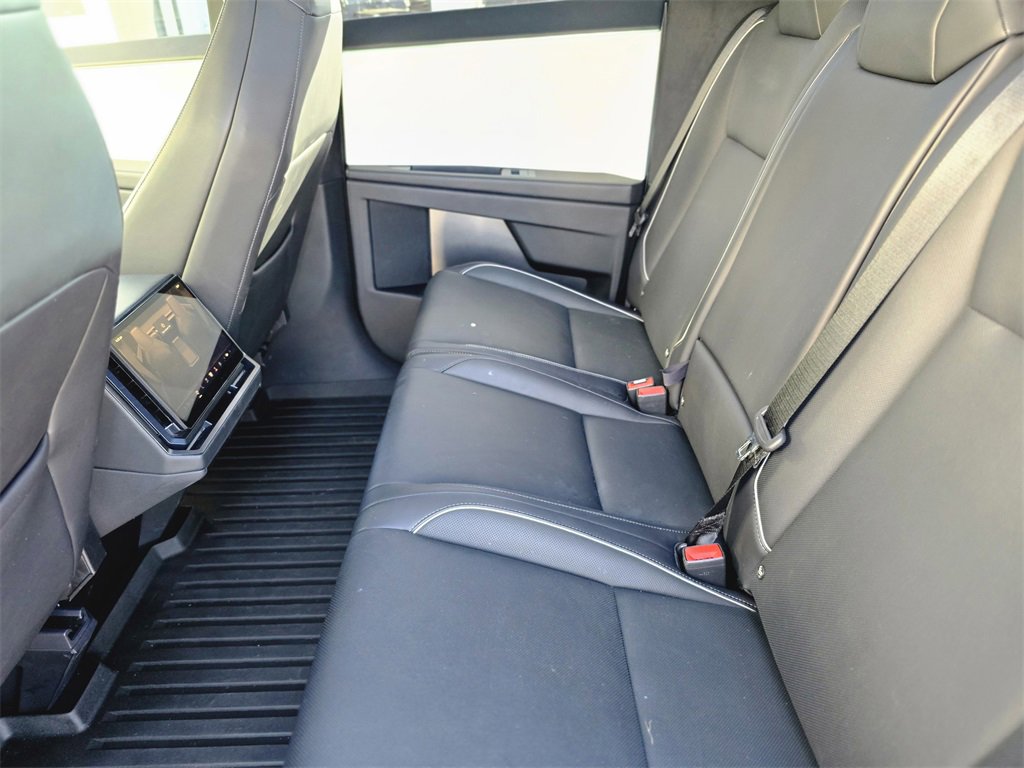 Used 2024 Tesla Cybertruck AWD Crew Cab image 10