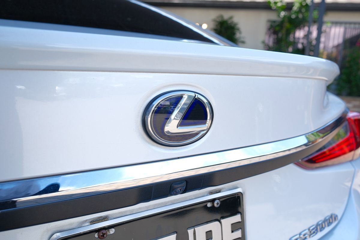 Used 2021 Lexus ES 300h w/ Premium Package FWD image 49