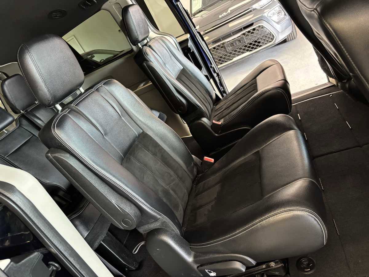 Used 2017 Dodge Grand Caravan SXT image 23