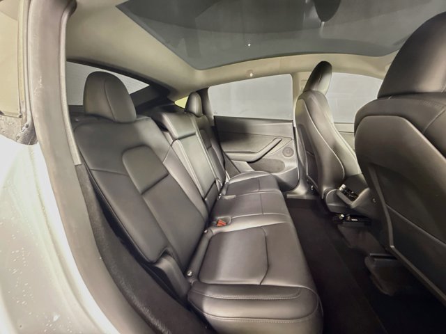 Used 2024 Tesla Model Y 2WD image 28