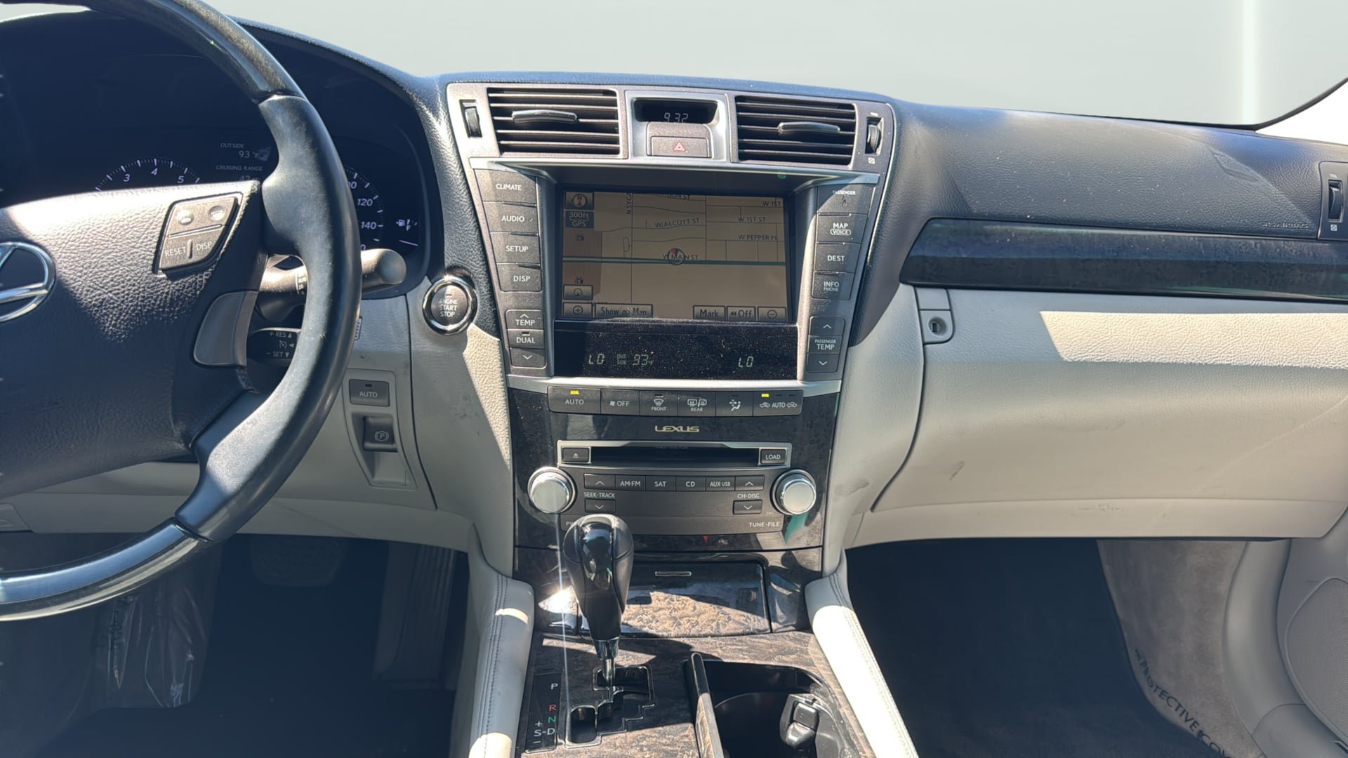 Used 2012 Lexus LS 460 w/ Comfort Pkg RWD image 16