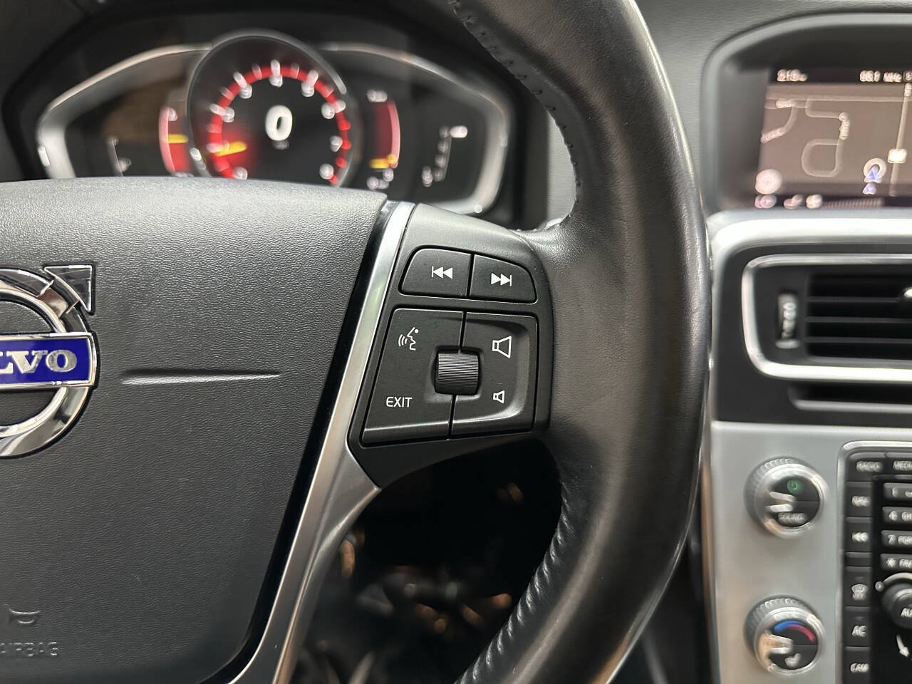 Used 2018 Volvo V60 T5 Dynamic w/ Vision Package AWD/4WD image 22