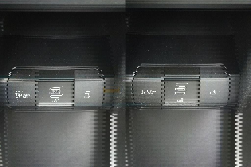 Used 2021 Kia Niro EX w/ Cold Weather Package image 24