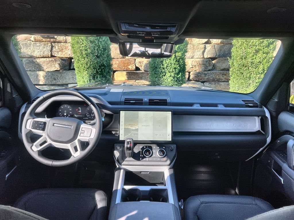Used 2026 Land Rover Defender 130 X-Dynamic SE AWD/4WD image 12