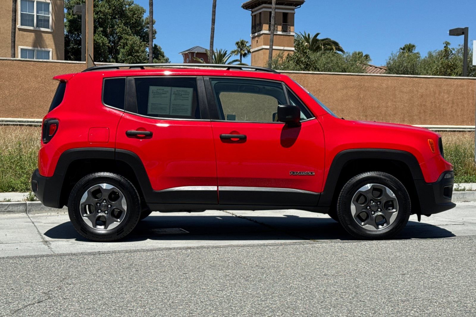 Used 2017 Jeep Renegade Sport w/ Power & Air Group AWD/4WD image 3