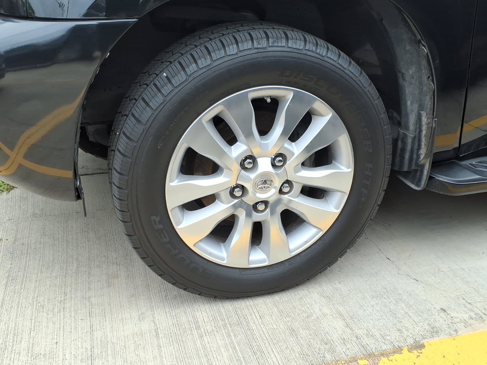 Used 2016 Toyota Sequoia Platinum RWD image 3