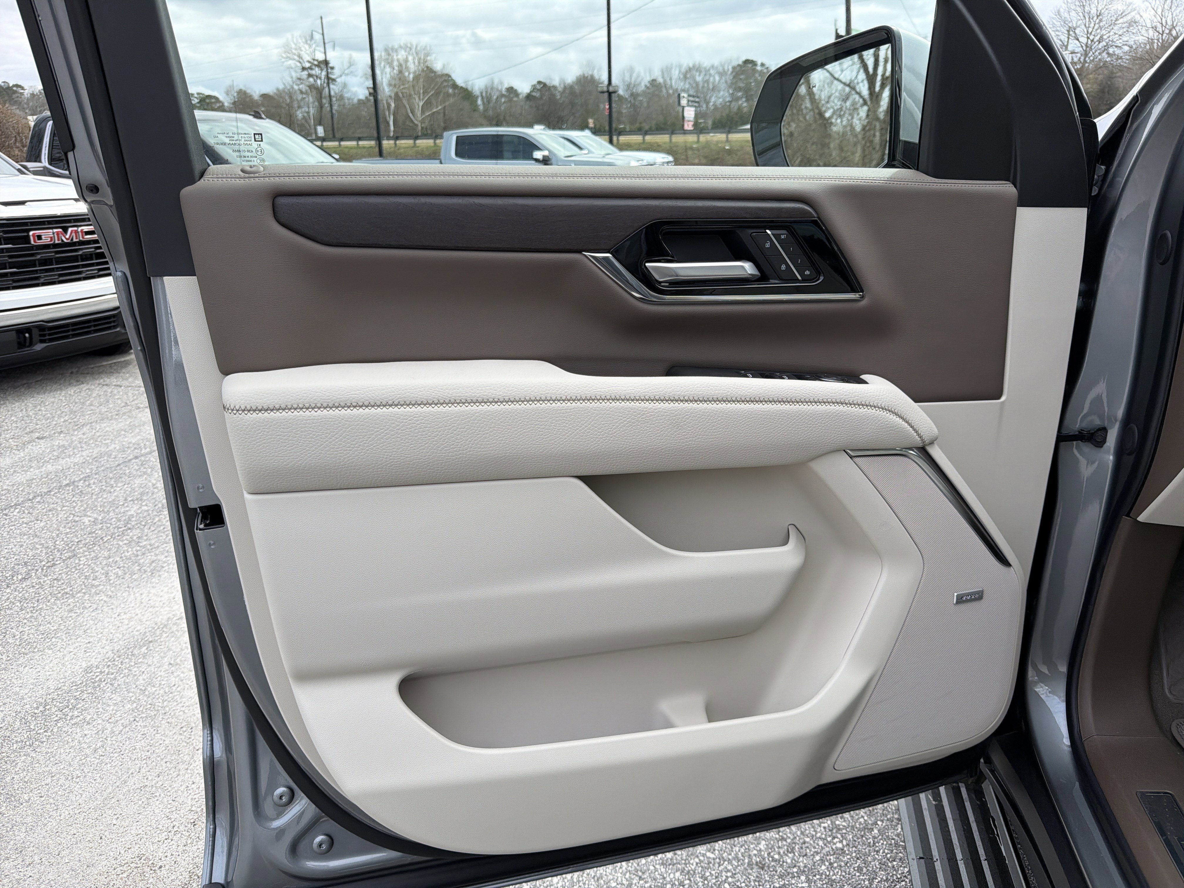 New 2026 GMC Yukon XL Denali image 12