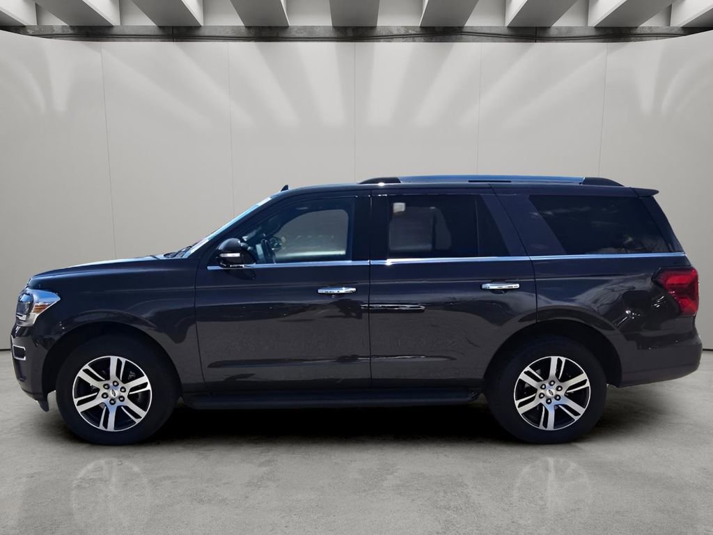 Used 2024 Ford Expedition Limited AWD/4WD image 3